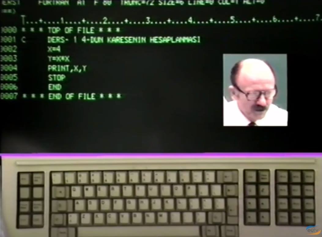 1986 Yılında Yapılmış TV Yayınında “Bilgisayar Programlama Dersleri”nde Prof. Dr. Oğuz Manas Fortran Programlama Dili Anlatılıyor